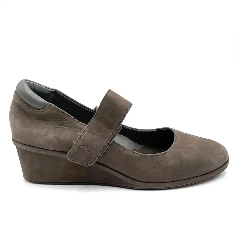 Nurture by Lamaze My Time Mary Jane Shoes gray nubuck suede women's size 9